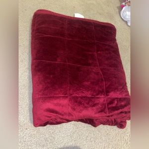 Weighted blanket to sleep with for anxiety or panic attacks.Used once but washed